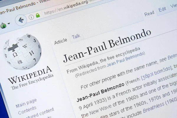 Rjazaň, Rusko - 28 srpna 2018: Stránce Wikipedie o Jean-Paul Belmondo na monitoru Pc. — Stock fotografie