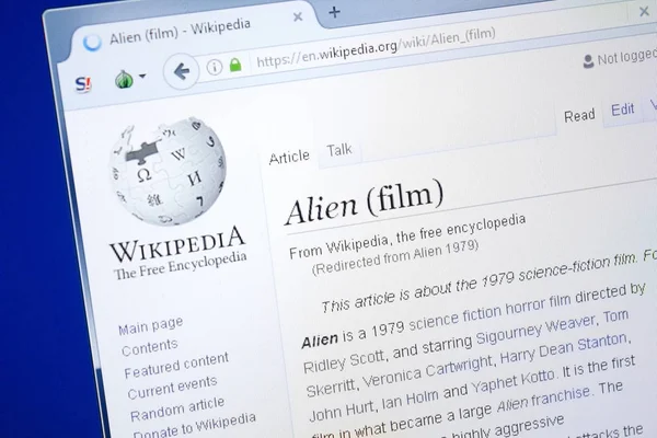 Ryazan, Rusia - 28 de agosto de 2018: página de Wikipedia sobre Alien Film en la pantalla de PC . — Foto de Stock