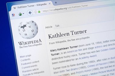 Ryazan, Rusya - 19 Ağustos 2018: Vikipedi sayfası Kathleen Turner hakkında Pc ekranda