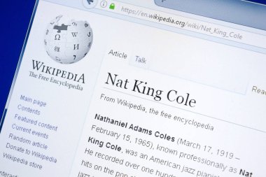 Ryazan, Rusya - 28 Ağustos 2018: Vikipedi sayfası Nat King Cole hakkında Pc ekranda.