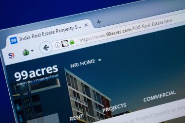 Ryazan, Rusya - 26 Ağustos 2018: Ana Pc. Url - ekranda 99 dönüm Web sitesi 99acres.com
