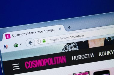 Ryazan, Rusya - 26 Ağustos 2018: Cosmo ana web sitesi Pc. Url - Cosmo.ru görüntüleme