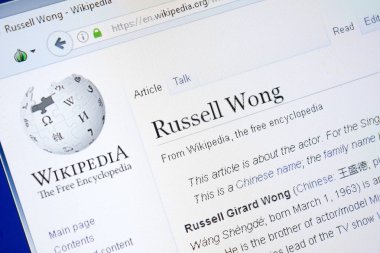 Ryazan, Rusya - 28 Ağustos 2018: Vikipedi sayfa hakkında Russell Wong Pc ekranda.
