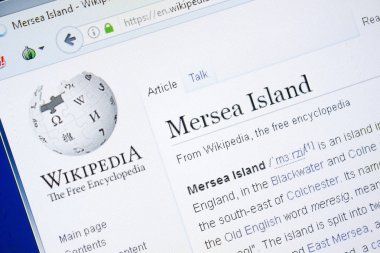 Ryazan, Rusya - 28 Ağustos 2018: Vikipedi sayfası Mersea ada hakkında Pc ekranda.