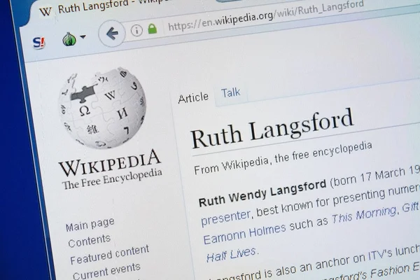 Ryazan, Rusya - 19 Ağustos 2018: Vikipedi sayfa hakkında Ruth Langsford'un Pc ekranda