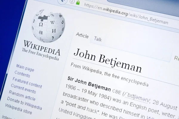 Ryazan, Rusya - 28 Ağustos 2018: Vikipedi sayfa hakkında John Betjeman Pc ekranda.