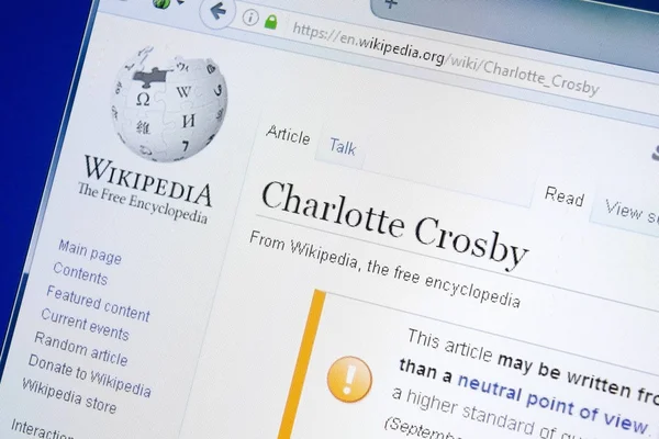 Ryazan, Rusia - 28 de agosto de 2018: página de Wikipedia sobre Charlotte Crosby en la pantalla del PC . — Foto de Stock