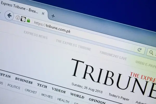 Ryazan, Rusya - 26 Ağustos 2018: Tribune ana web sitesi Pc. Url - Tribune.com.pk görüntüleme