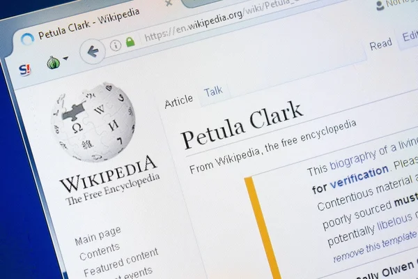 Ryazan, Rusia - 28 Agustus 2018: Halaman Wikipedia tentang Petula Clark pada tampilan PC . — Stok Foto