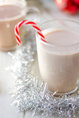 Noel yumurta likörü Noel kutlamaları sırasında içmeye hazır