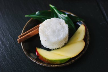 Mangolu güzel vejetaryen pilavı.