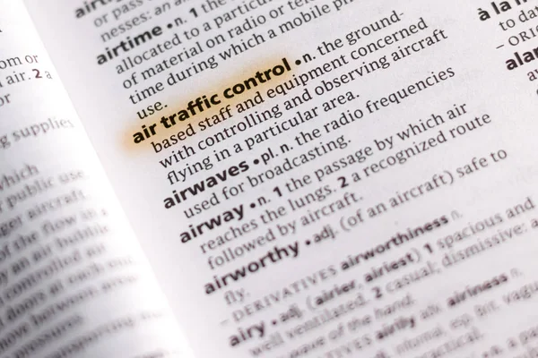 単語または語句航空交通管制マーカーで強調表示されます辞書 — ストック写真