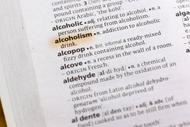 Sözcük veya tümceciğin marker ile vurgulanan bir sözlük alkolizm.