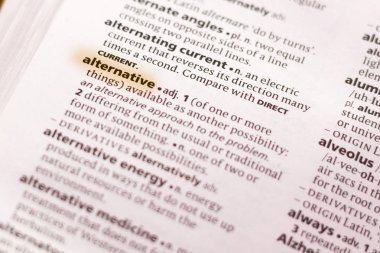 Sözcük veya tümceciğin alternatif marker ile vurgulanan bir sözlük.