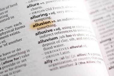 Sözcük veya tümceciğin kinaye marker ile vurgulanan bir sözlük.