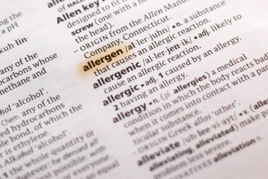 Sözcük veya tümceciğin alerjen marker ile vurgulanan bir sözlük.