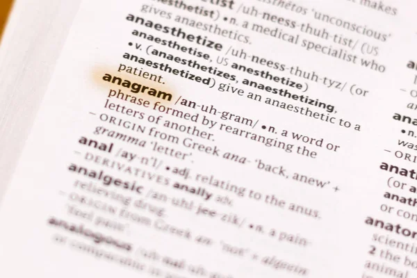 用标记突出显示的词典中的单词或短语 Anagram — 图库照片