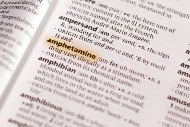 Sözcük veya tümceciğin amfetamin marker ile vurgulanan bir sözlük.