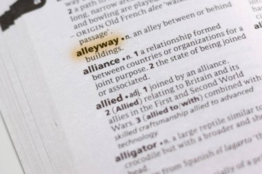 Sözcük veya tümceciğin Alleyway marker ile vurgulanan bir sözlük.