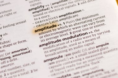 Sözcük veya tümceciğin marker ile vurgulanan bir sözlük genlik.