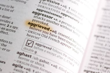 Sözcüğün veya tümceciğin Aggrieved Sözlükteki marker ile vurgulanan.