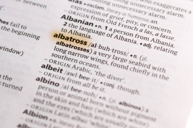 Sözcük veya tümceciğin Albatros marker ile vurgulanan bir sözlük.