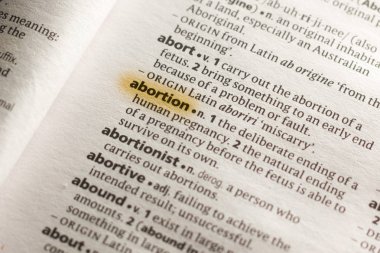 Sözcük veya tümceciğin kürtaj marker ile vurgulanan bir sözlük.