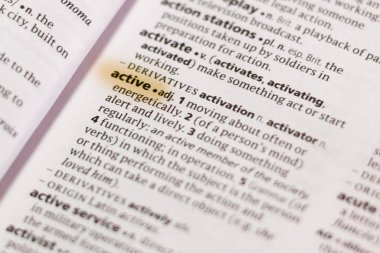 Sözcük veya tümceciğin marker ile vurgulanan bir sözlük etkin.