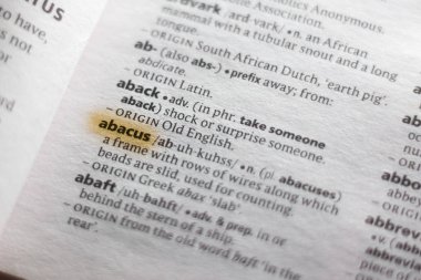 Sözcük veya tümceciğin marker ile vurgulanan bir sözlük Abacus.