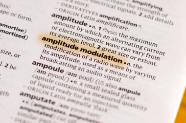 Sözcük veya tümceciğin marker ile vurgulanan bir sözlük genlik Modülasyonu.