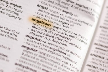 Sözcük veya tümceciğin Angstrom marker ile vurgulanan bir sözlük.