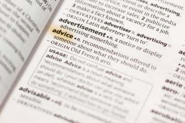 Sözcük veya tümceciğin marker ile vurgulanan bir sözlük tavsiye.