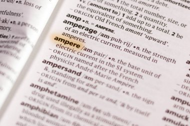 Sözcük veya tümceciğin marker ile vurgulanan bir sözlük amper.