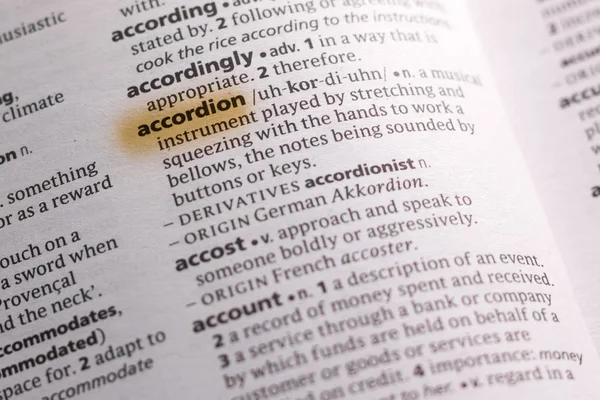 Λέξη Φράση Ακορντεόν Ένα Λεξικό Επισημαίνονται Μαρκαδόρο — Φωτογραφία Αρχείου