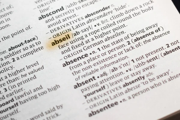 Λέξη Φράση Ραπέλ Ένα Λεξικό Επισημαίνονται Μαρκαδόρο — Φωτογραφία Αρχείου