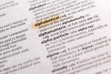 Sözcük veya tümceciğin marker ile vurgulanan bir sözlük alfabetik.