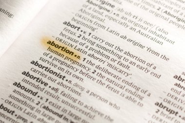 Sözcük veya tümceciğin kürtaj marker ile vurgulanan bir sözlük.