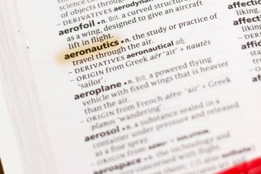 Sözcük veya tümceciğin Havacılık marker ile vurgulanan bir sözlük.