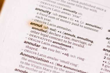 Sözcük veya tümceciğin marker ile vurgulanan bir sözlük Annul.