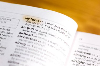 Sözcük veya tümceciğin marker ile vurgulanan bir sözlük Hava Kuvvetleri.