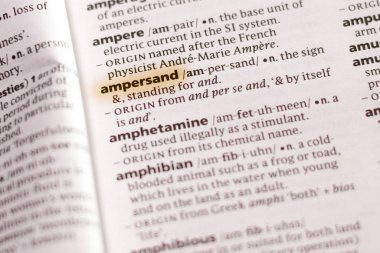 Sözcük veya tümceciğin marker ile vurgulanan bir sözlük ve işareti.