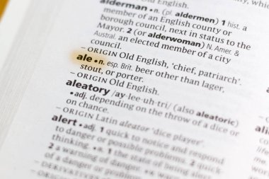 Sözcük veya tümceciğin marker ile vurgulanan bir sözlük Ale.