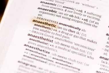 Sözcük veya tümceciğin marker ile vurgulanan bir sözlük anestezi.