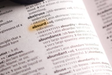 Sözcük veya tümceciğin saçma marker ile vurgulanan bir sözlük.