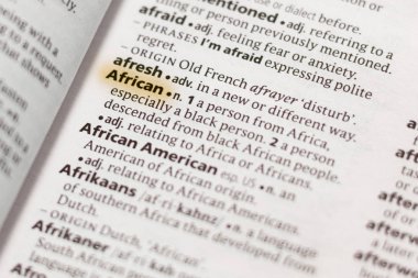 Sözcük veya tümceciğin Afrika marker ile vurgulanan bir sözlük.