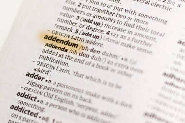 Sözcük veya tümceciğin marker ile vurgulanan bir sözlük Zeyilname.