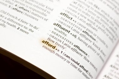 Sözcüğün veya tümceciğin gücü işaretçisiyle vurgulanan Sözlükteki.