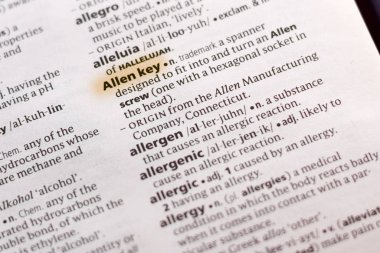 Sözcüğün veya tümceciğin Allen anahtar bir sözlük içinde marker ile vurgulanan.