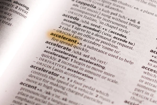 Λέξη Φράση Επιταχυντή Ένα Λεξικό Επισημαίνονται Μαρκαδόρο — Φωτογραφία Αρχείου