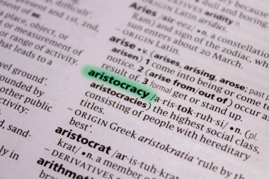 Aristokrasi sözcüğü veya tümceciği bir sözlük